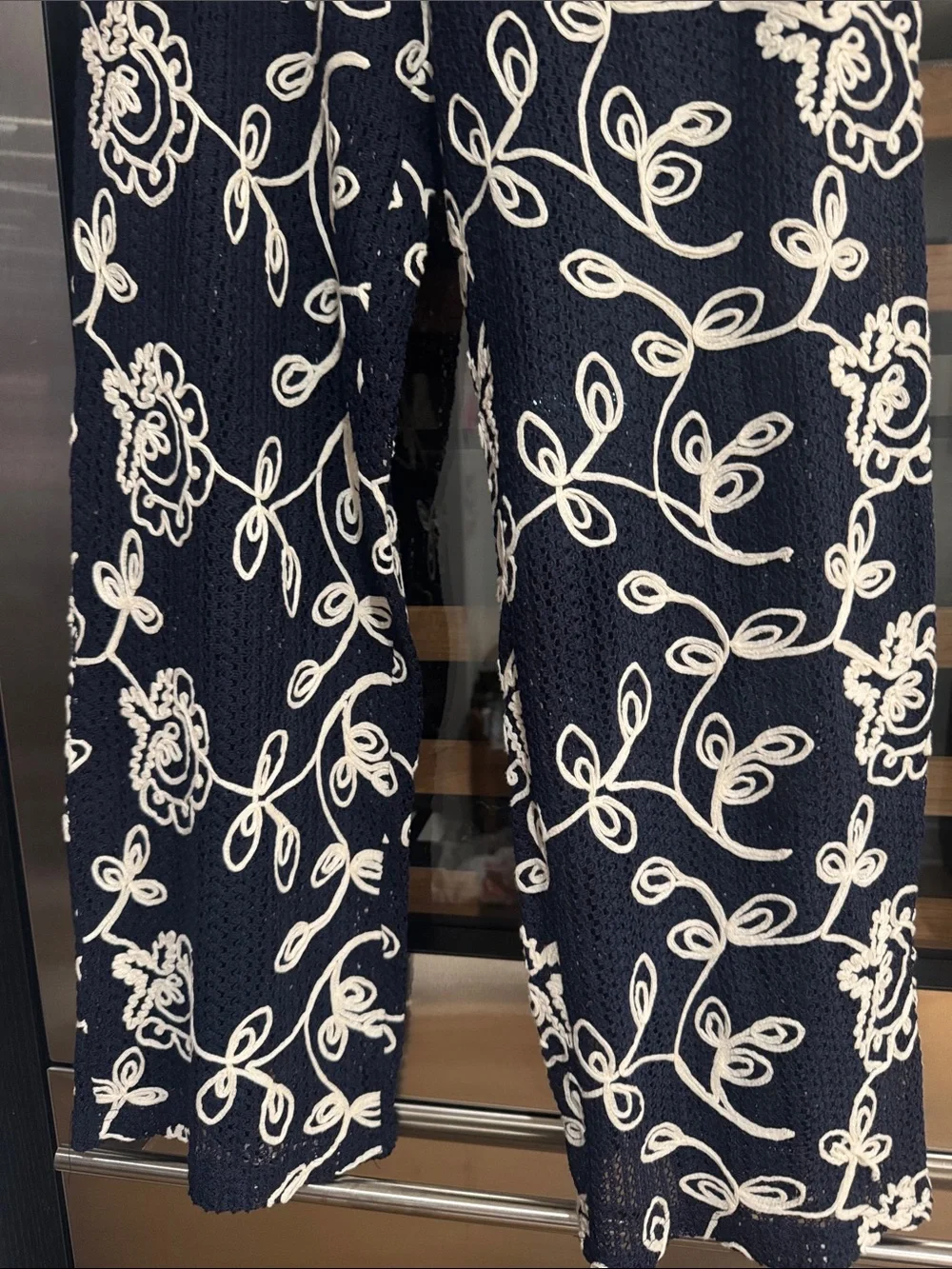 Solitaire Navy Embroidered Wide Leg Pants NWT Size M Coastal Chic - Picture 4 of 6
